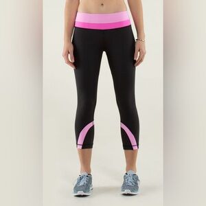 Lululemon Run Inspire crop black and pink leggings EUC
